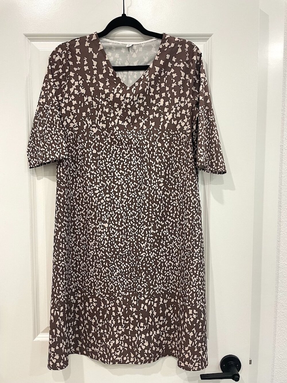 MADE WITH LOVE Animal Print Midi Dress XS Brown/Taupe A-Line V-Neck PulloverChic